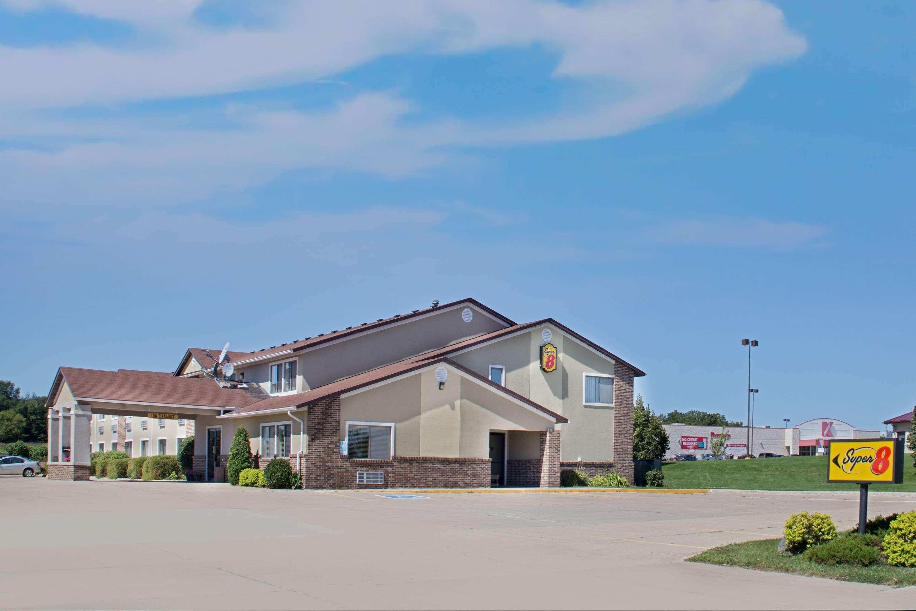 Super 8 By Wyndham Charles City,Floyd>>Charles City,2 star