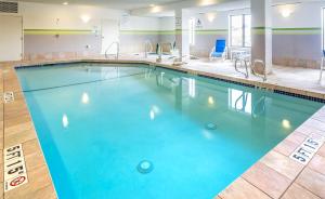 holiday inn express hotel and suites manchester airport by ihg