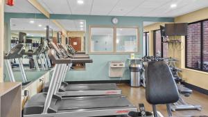 holiday inn express hotel and suites manchester airport by ihg
