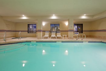 Holiday Inn Express Hotel & Suites Manchester Airport By Ihg,New Hampshire>>Manchester,3 star