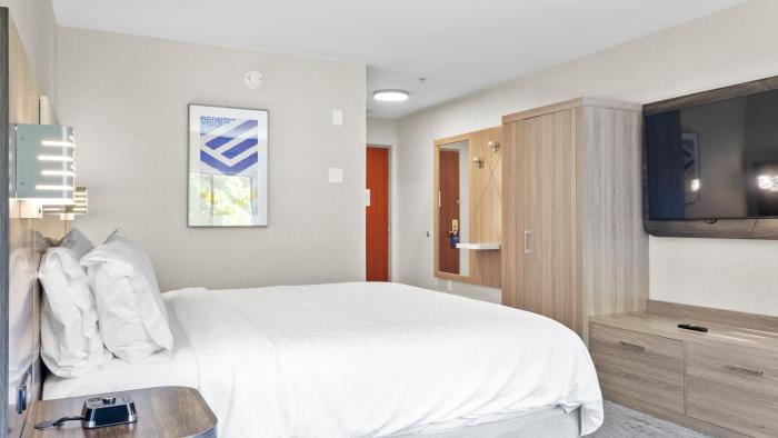 holiday inn express hotel and suites manchester airport by ihg