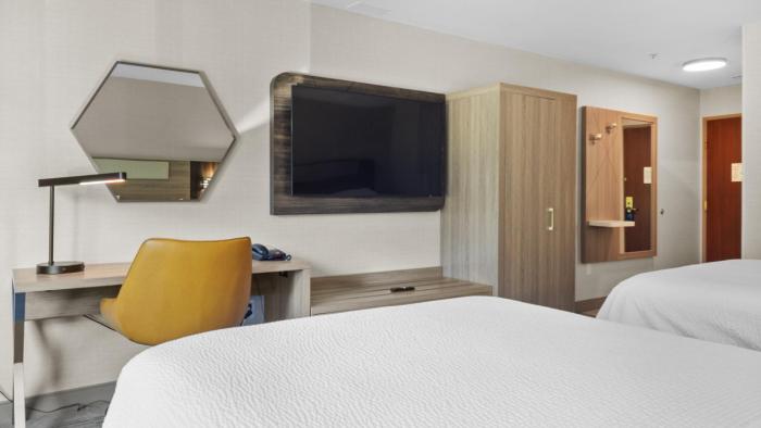 holiday inn express hotel and suites manchester airport by ihg