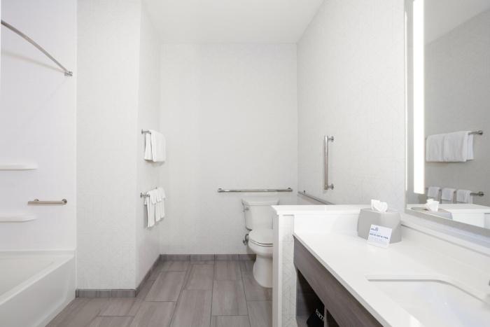 holiday inn express hotel and suites manchester airport by ihg