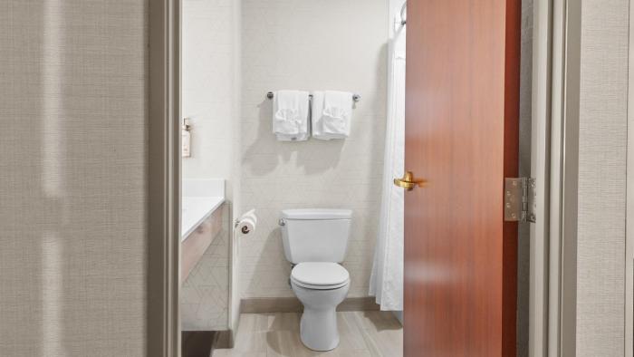 holiday inn express hotel and suites manchester airport by ihg