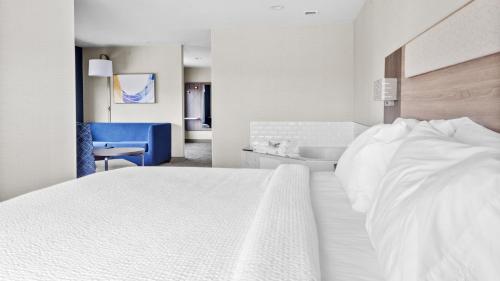 holiday inn express hotel and suites manchester airport by ihg