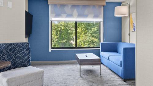 holiday inn express hotel and suites manchester airport by ihg