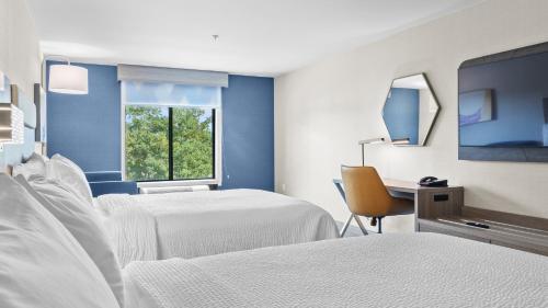 holiday inn express hotel and suites manchester airport by ihg