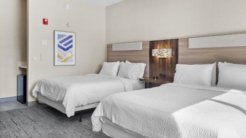 holiday inn express hotel and suites manchester airport by ihg