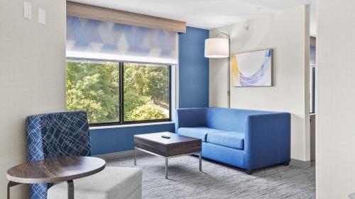 holiday inn express hotel and suites manchester airport by ihg