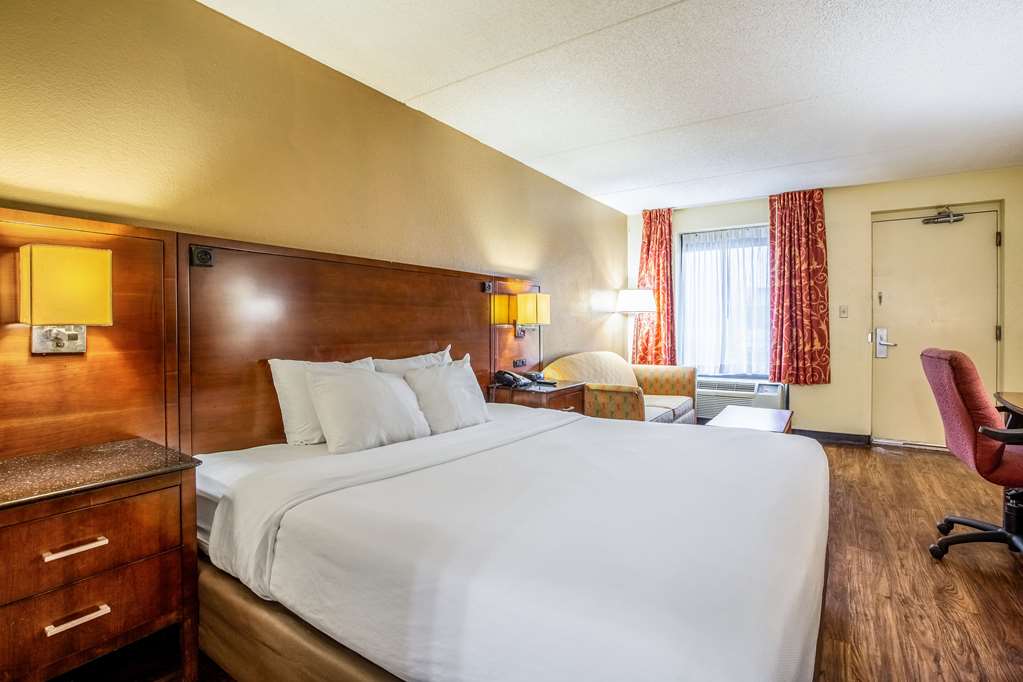 econo lodge naval station norfolk