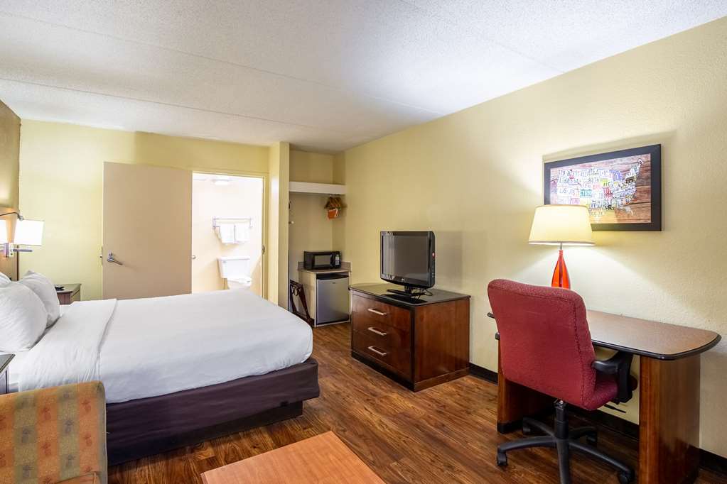 econo lodge naval station norfolk