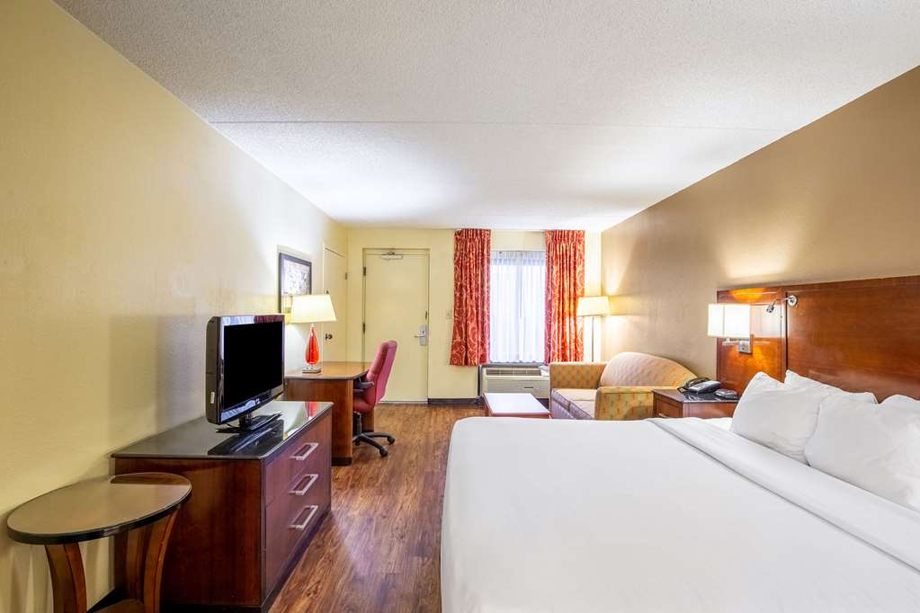 econo lodge naval station norfolk