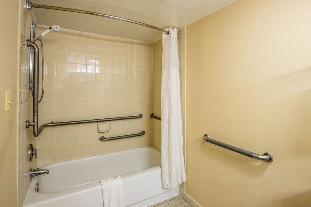 econo lodge naval station norfolk