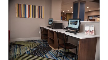 holiday inn express and suites norfolk by ihg