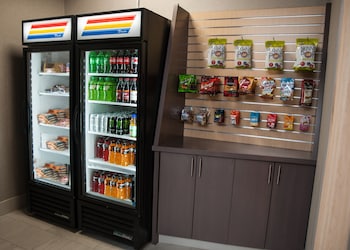 holiday inn express and suites norfolk by ihg