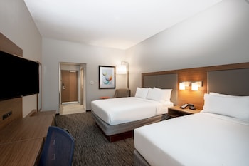 holiday inn express and suites norfolk by ihg