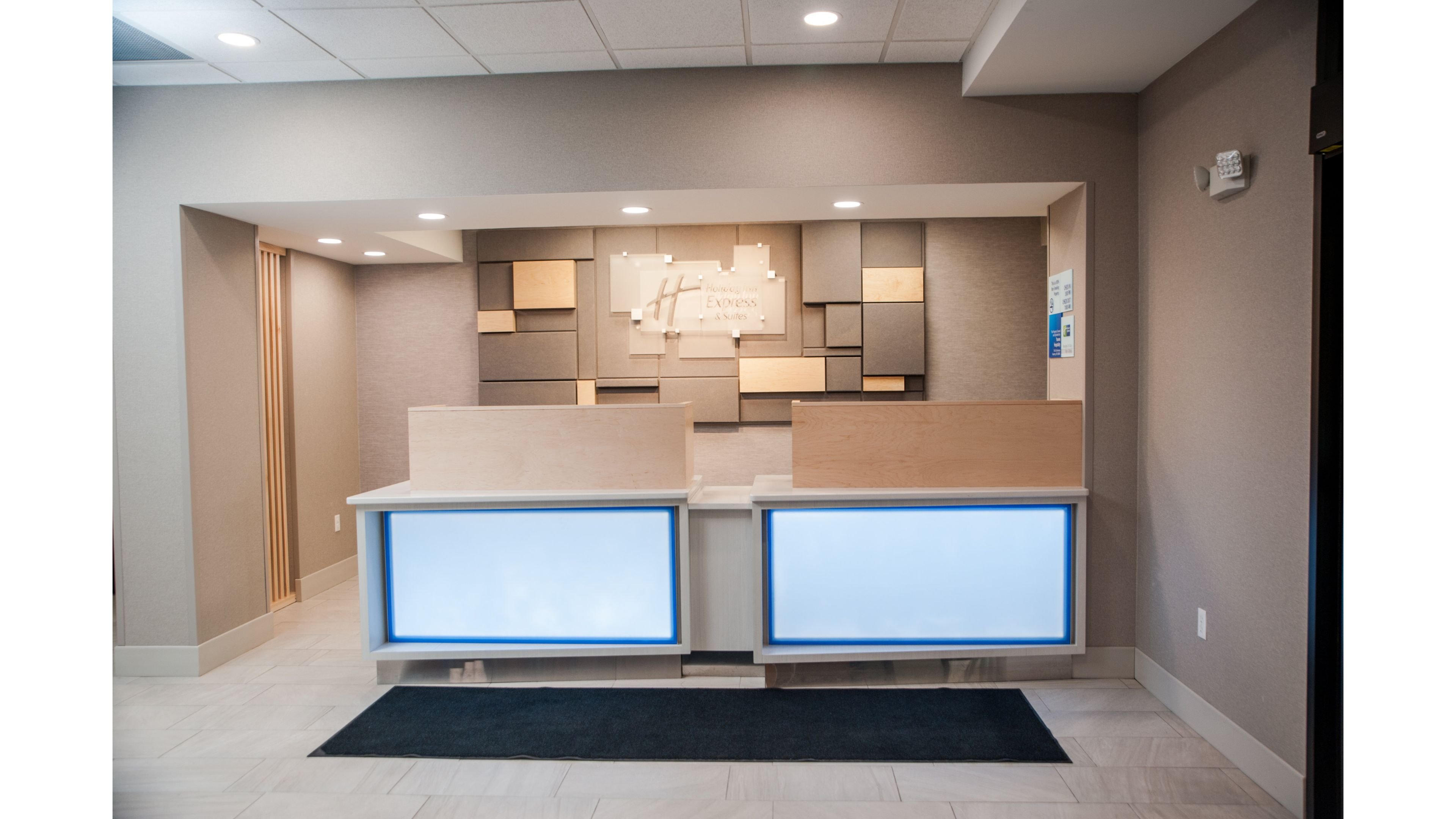holiday inn express and suites norfolk by ihg