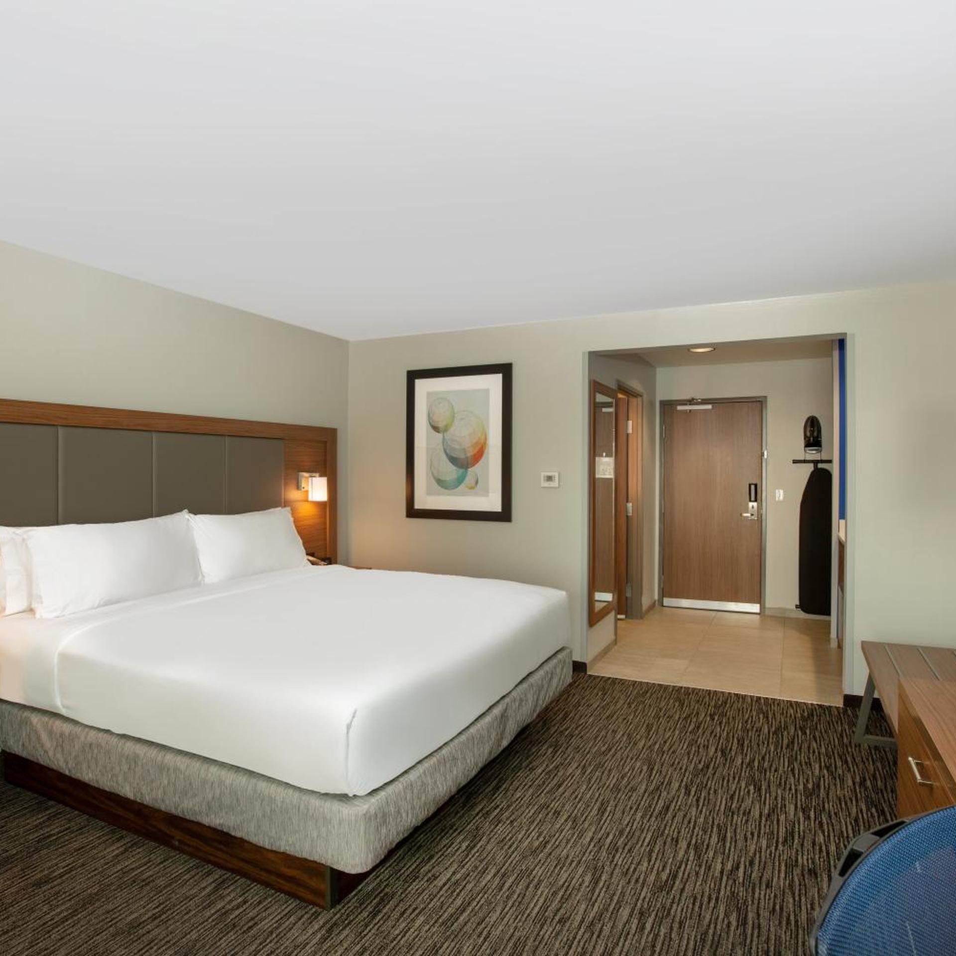 holiday inn express and suites norfolk by ihg