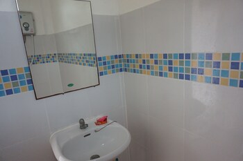 whiterock resort pakchong