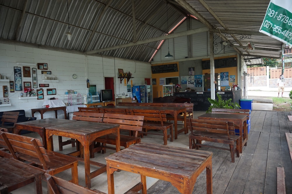 whiterock resort pakchong