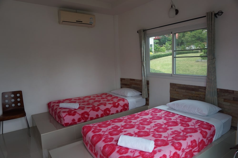 whiterock resort pakchong