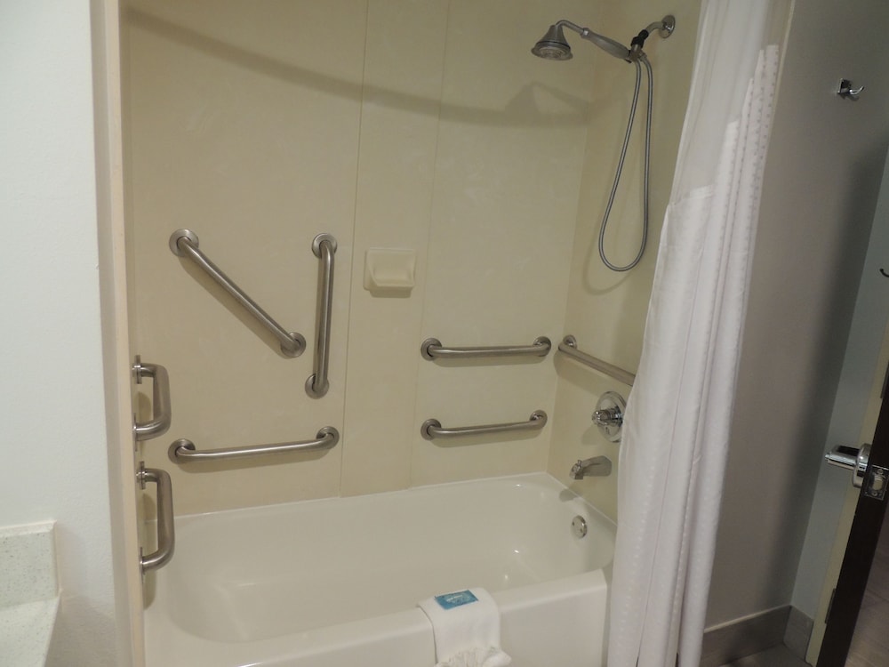 holiday inn express and suites birmingham trussville by ihg