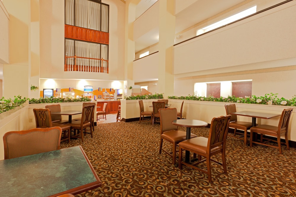 holiday inn express and suites birmingham trussville by ihg