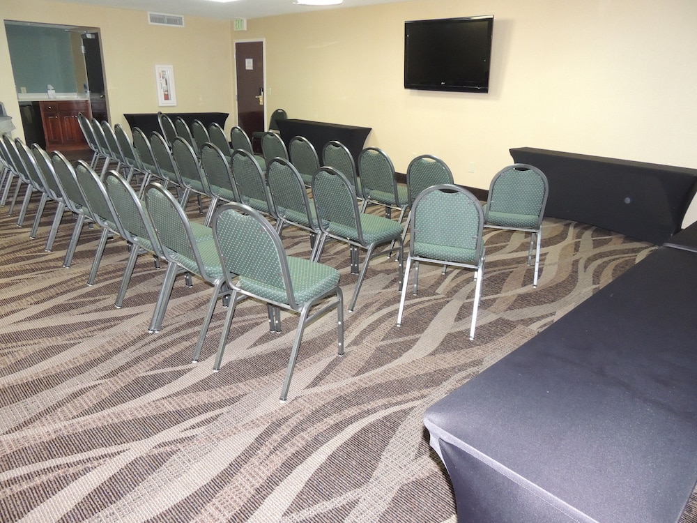 holiday inn express and suites birmingham trussville by ihg