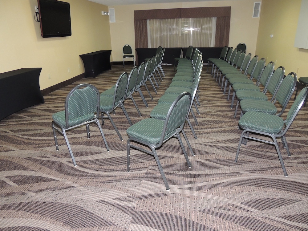holiday inn express and suites birmingham trussville by ihg