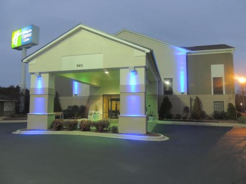 holiday inn express and suites birmingham trussville by ihg