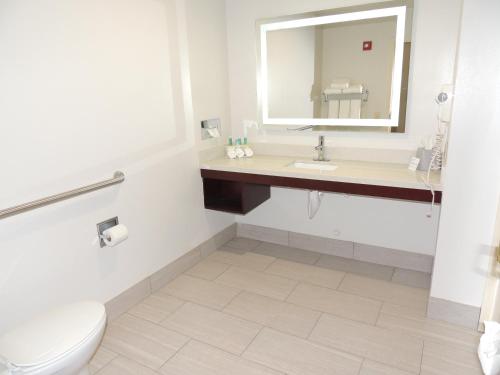 holiday inn express and suites birmingham trussville by ihg