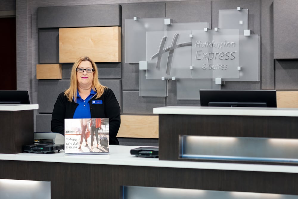 holiday inn express and suites milton east i 10 by ihg