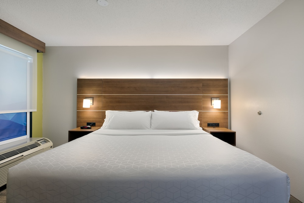 holiday inn express and suites milton east i 10 by ihg