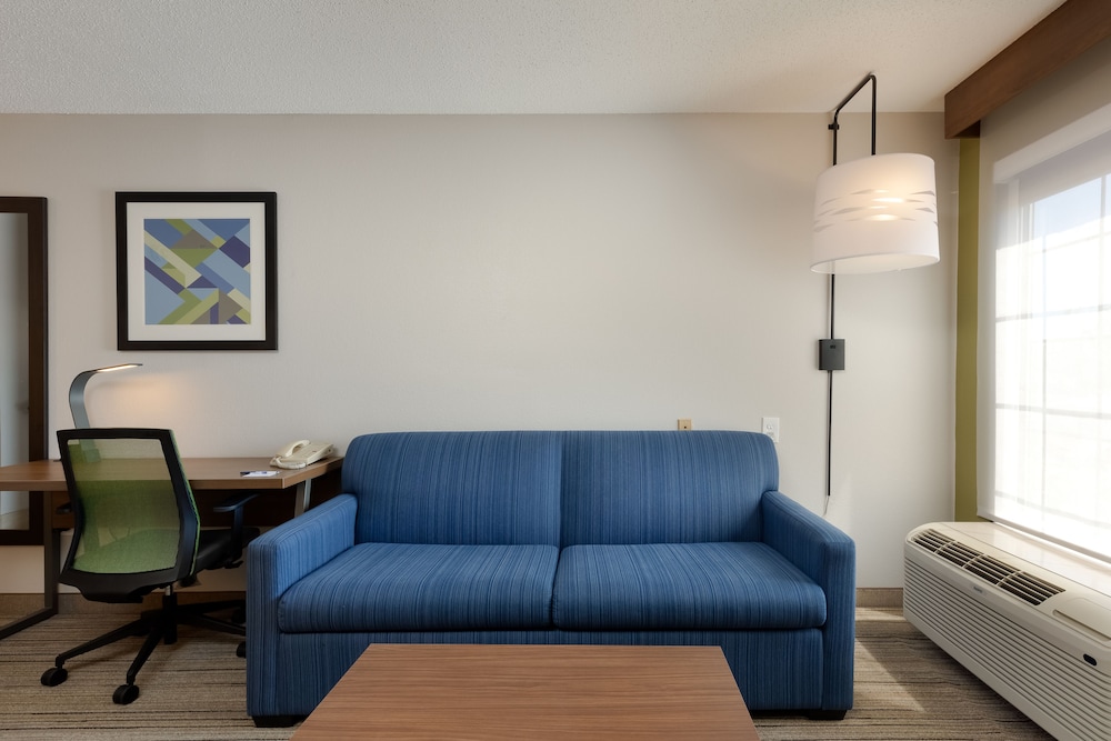 holiday inn express and suites milton east i 10 by ihg
