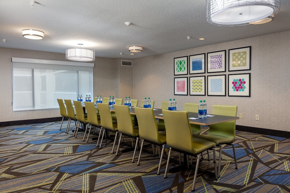 holiday inn express and suites milton east i 10 by ihg