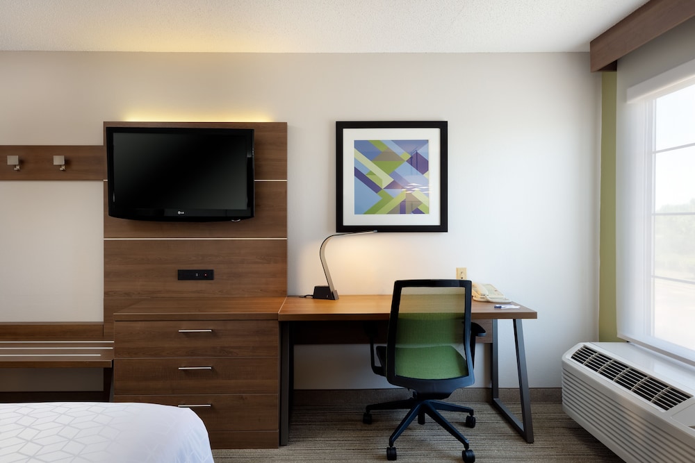 holiday inn express and suites milton east i 10 by ihg