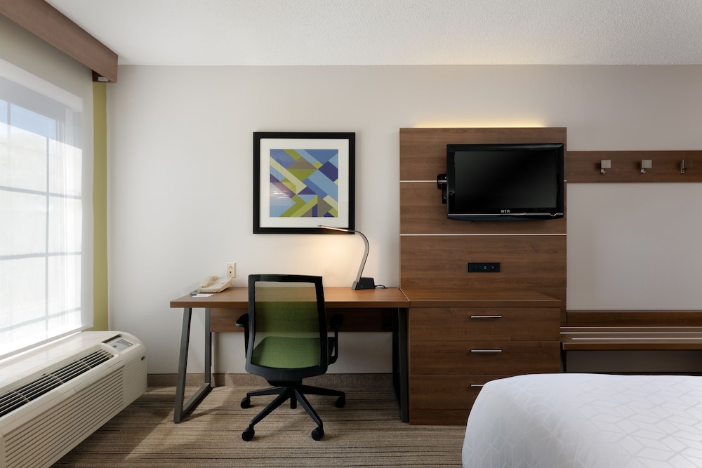 holiday inn express and suites milton east i 10 by ihg