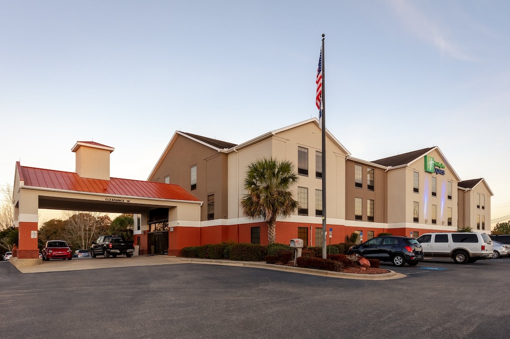 holiday inn express and suites milton east i 10 by ihg