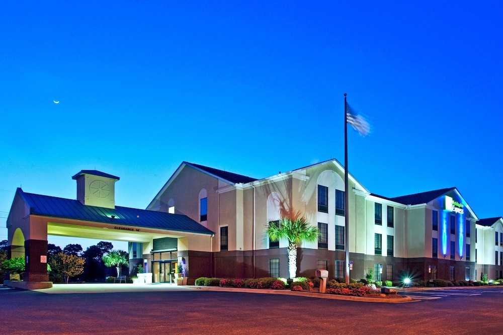 holiday inn express and suites milton east i 10 by ihg