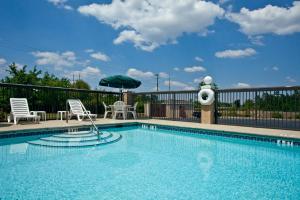 holiday inn express and suites milton east i 10 by ihg