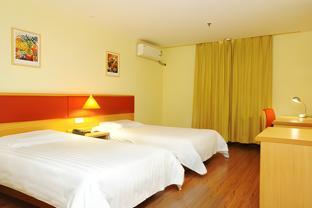 home inn hotel leshan center food street