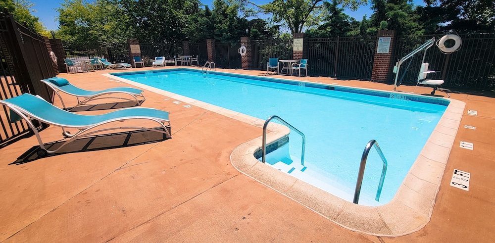holiday inn express harrisburg east by ihg