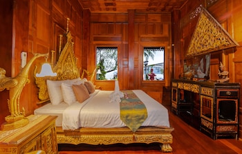 royal thai villas phuket
