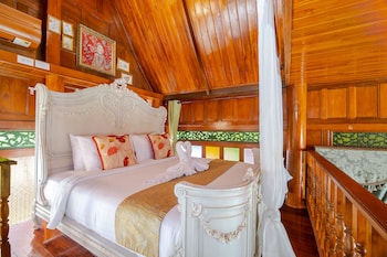 royal thai villas phuket
