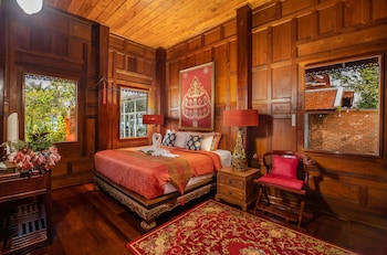 royal thai villas phuket