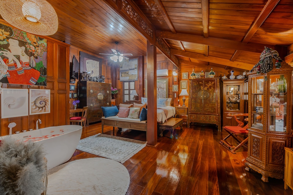 royal thai villas phuket