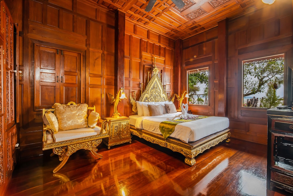 royal thai villas phuket