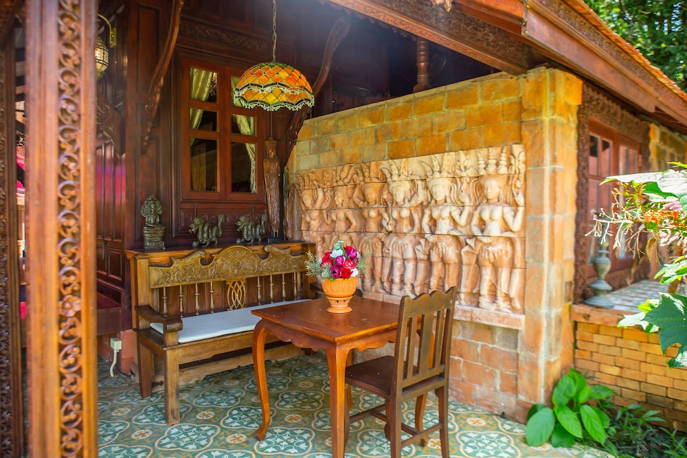 royal thai villas phuket