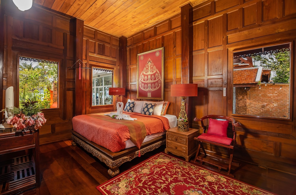 royal thai villas phuket