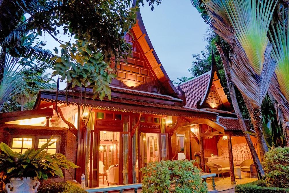 royal thai villas phuket